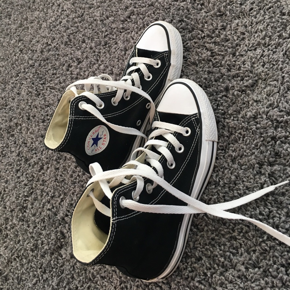 Black high top all star converse