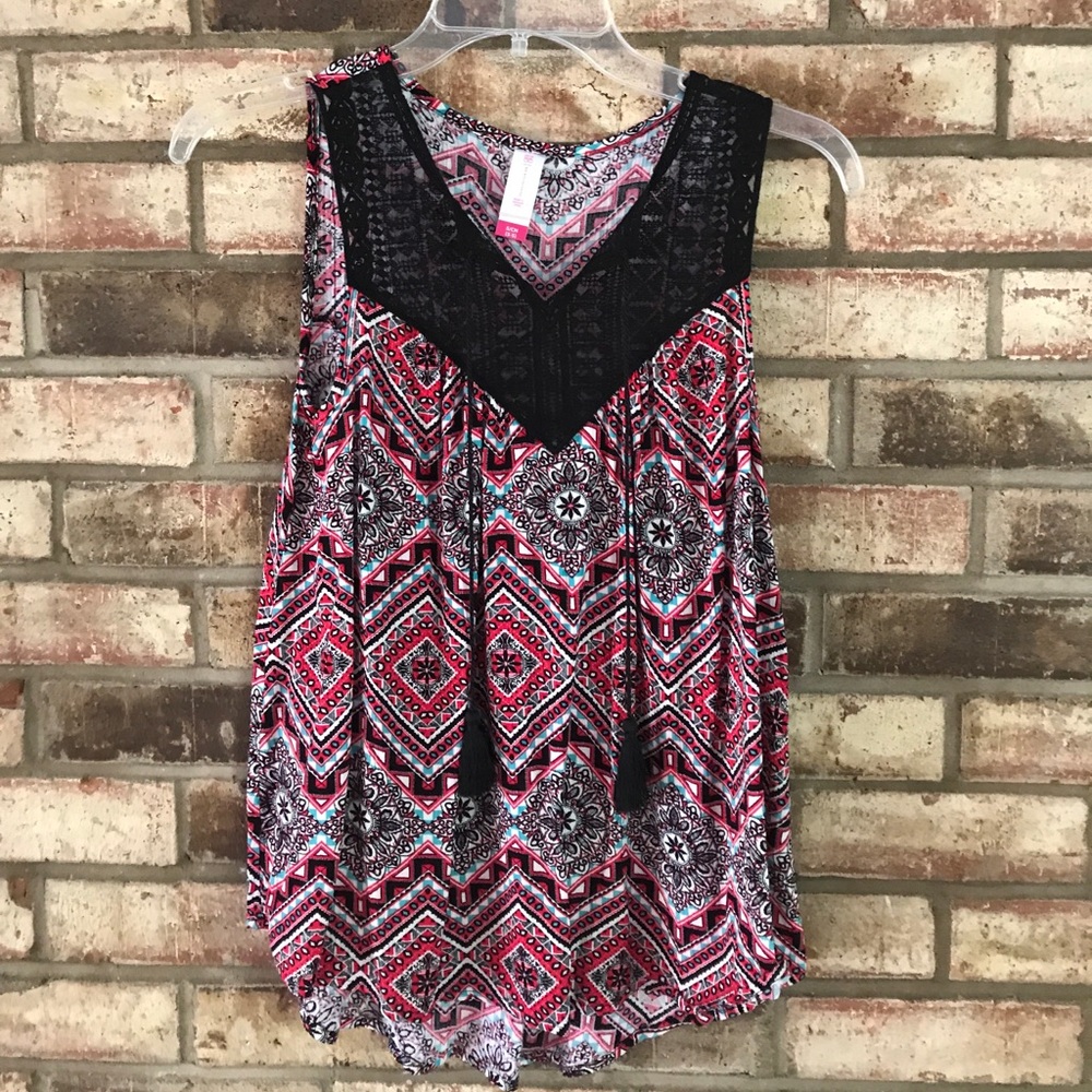 Tassel top with cut out & trippy design