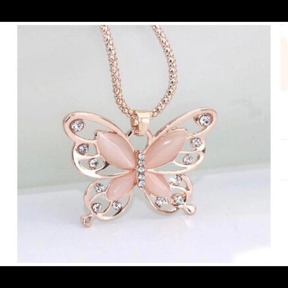 Gorgeous Rose Gold Butterfly Pendant Necklace. - Picture 1 of 1