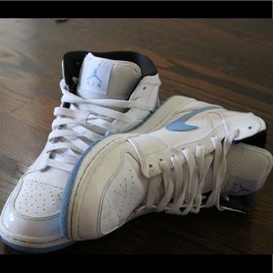 Nike Air Jordan 1 Mid White Legend Blue