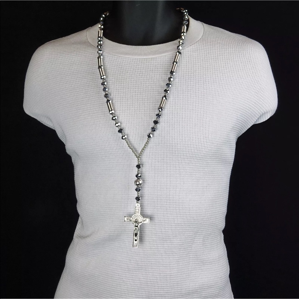 Rosary Length: 32" Circumference
Cross Pendant