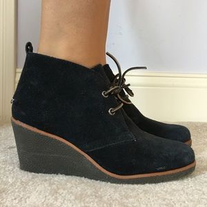 Sperry Top Sider Harlow Booties in blue suede 9