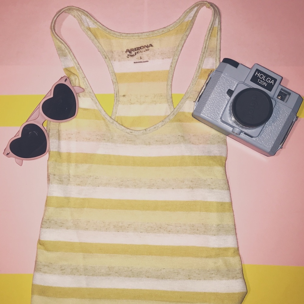 Yellow tank & sunglasses 💛😍