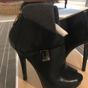 Michael Kors Peep toe booties
