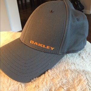 Oakley golf hat. Flex fit size L/XL.