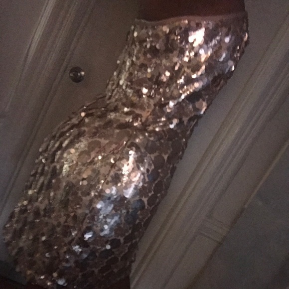 🎉 NYE is approaching!!! Gold Sequined Mini - Picture 4 of 6