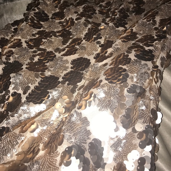 🎉 NYE is approaching!!! Gold Sequined Mini - Picture 5 of 6