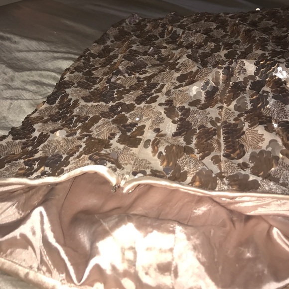 🎉 NYE is approaching!!! Gold Sequined Mini - Picture 6 of 6