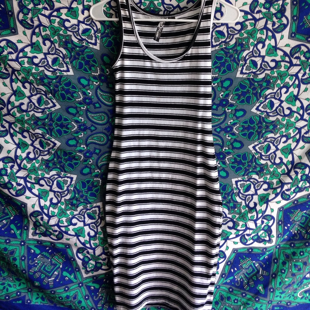 Striped dress sleeveless .