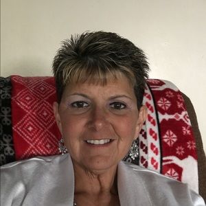 Meet your Posher, Laurie