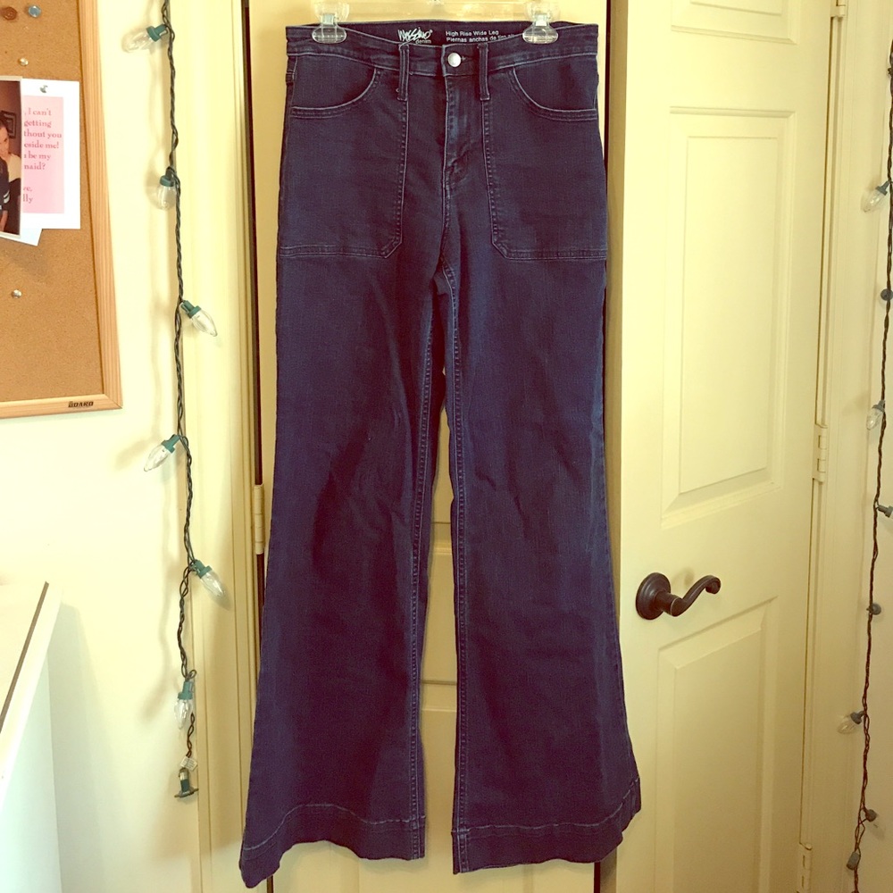 High rise flare Mossimo jeans, size 8, worn once.
