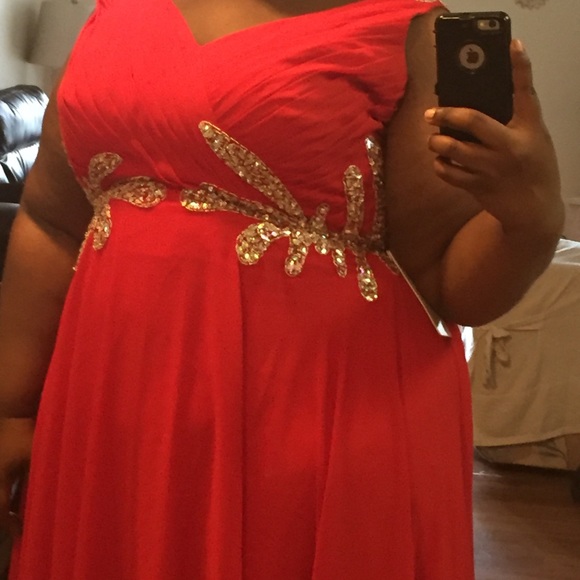 NEW!! 🛍💃🏾Red Formal Dress/ Gown!!!💃🏾 - Picture 3 of 3