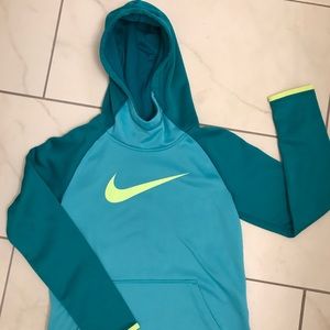 Girls NWOT Nike Hoodie Sweatshirt