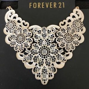 Cream &a Gold bib necklace