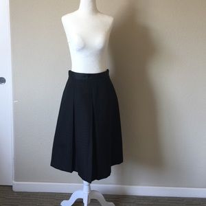 Mario Serrani A-lined Skirt - Size 6. Black.
