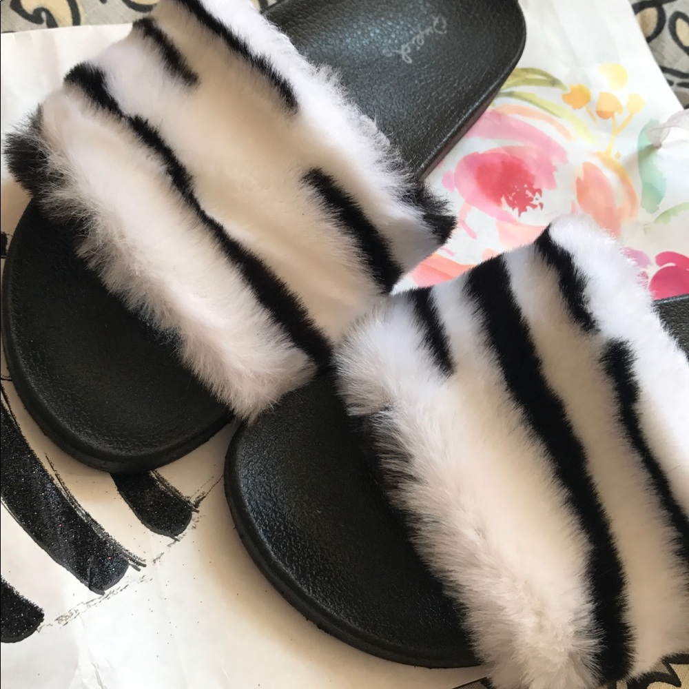 The best comfy and trendy slippers❤️