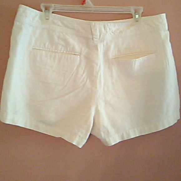 Shorts - Picture 2 of 3