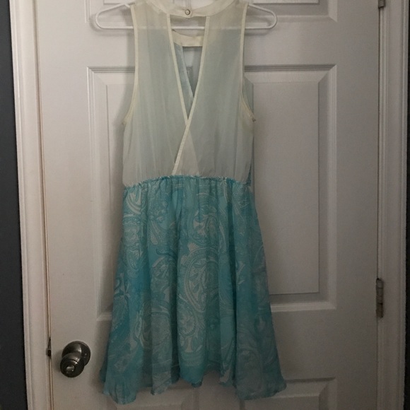 Blue & white dress - Picture 2 of 2