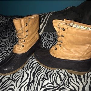 Duck boots