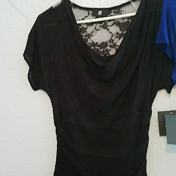 2 blouses - Picture 2 of 3