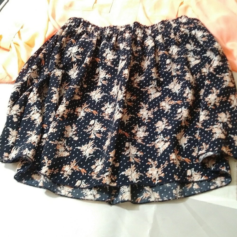 Miss Daisy skirt. Small