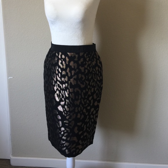 Ann Taylor Pencil Skirt - Size 0. Black & Gold. - Picture 1 of 5