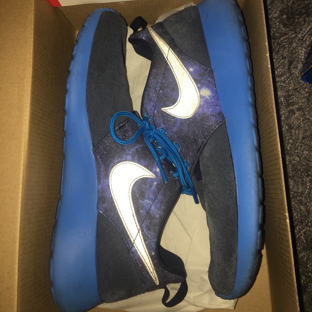 Galaxy Nike Roshe Shoes