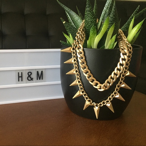 ❄️ BOGO ❄️ H&M necklace ❄️ - Picture 1 of 1