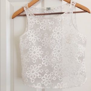 BBB Dakota crop embroidered top