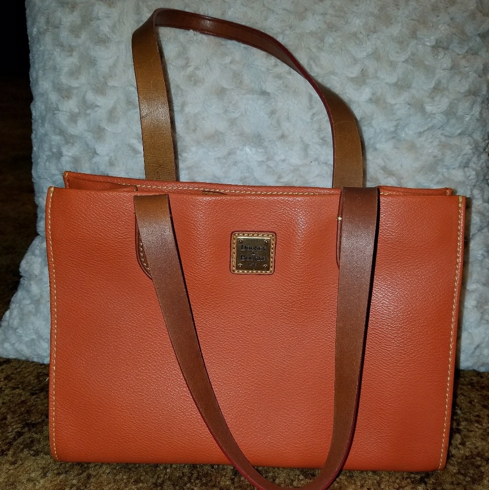 NWOT Dooney and Bourke purse