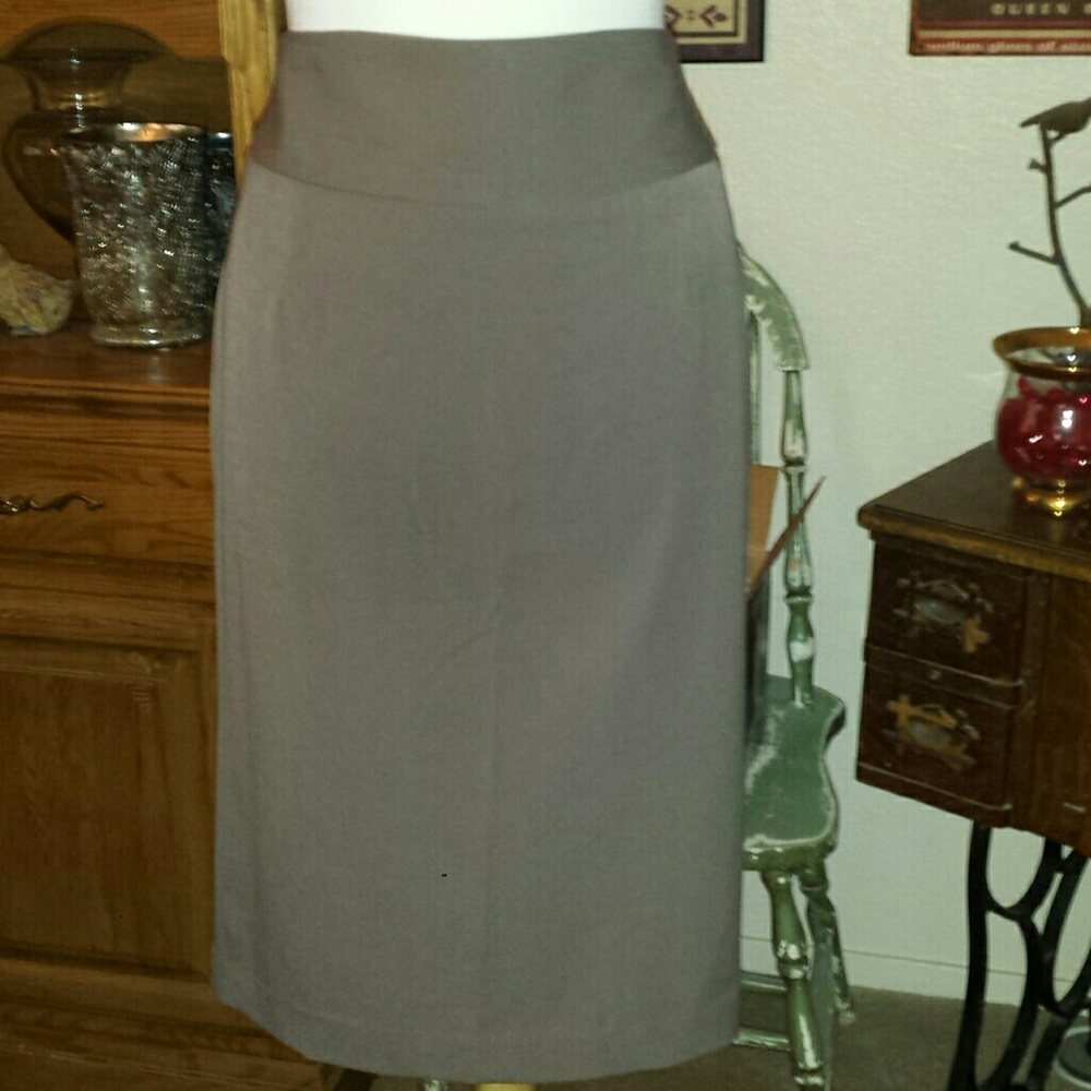 Tan dress pencil stretch skirt. Sz 12