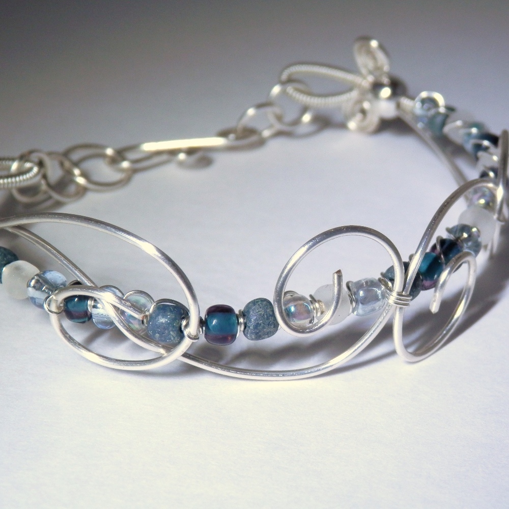 Glass Beaded, Silver Plated Bracelet (NND23)