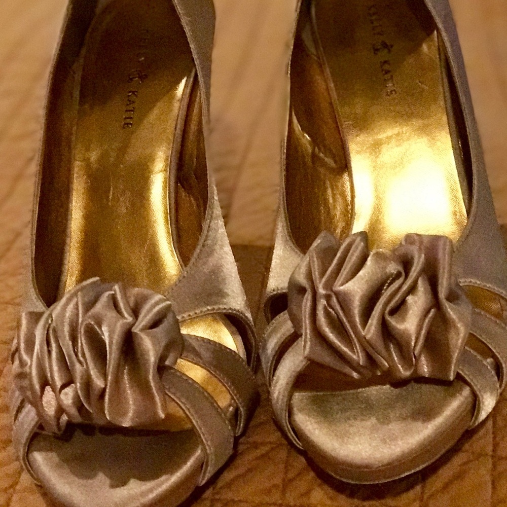 Kelly and Katie gold/beige Satin Heels