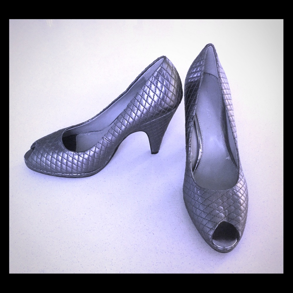 CALVIN KLEIN NEW SAMPLE metallic peep toes SZ 6.5