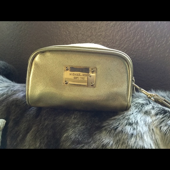 Michael Kors gold wristlet - Picture 6 of 8