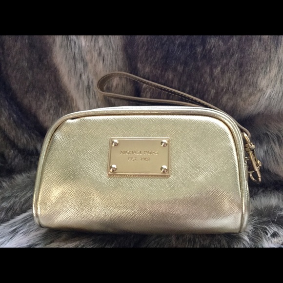 Michael Kors gold wristlet - Picture 3 of 8