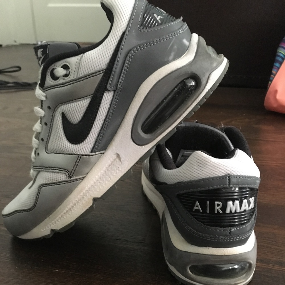 NIKE AIR MAX tennis shoes (navigate) like new
