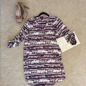 XS - Plum and Gold 3/4 sleeve shift dress