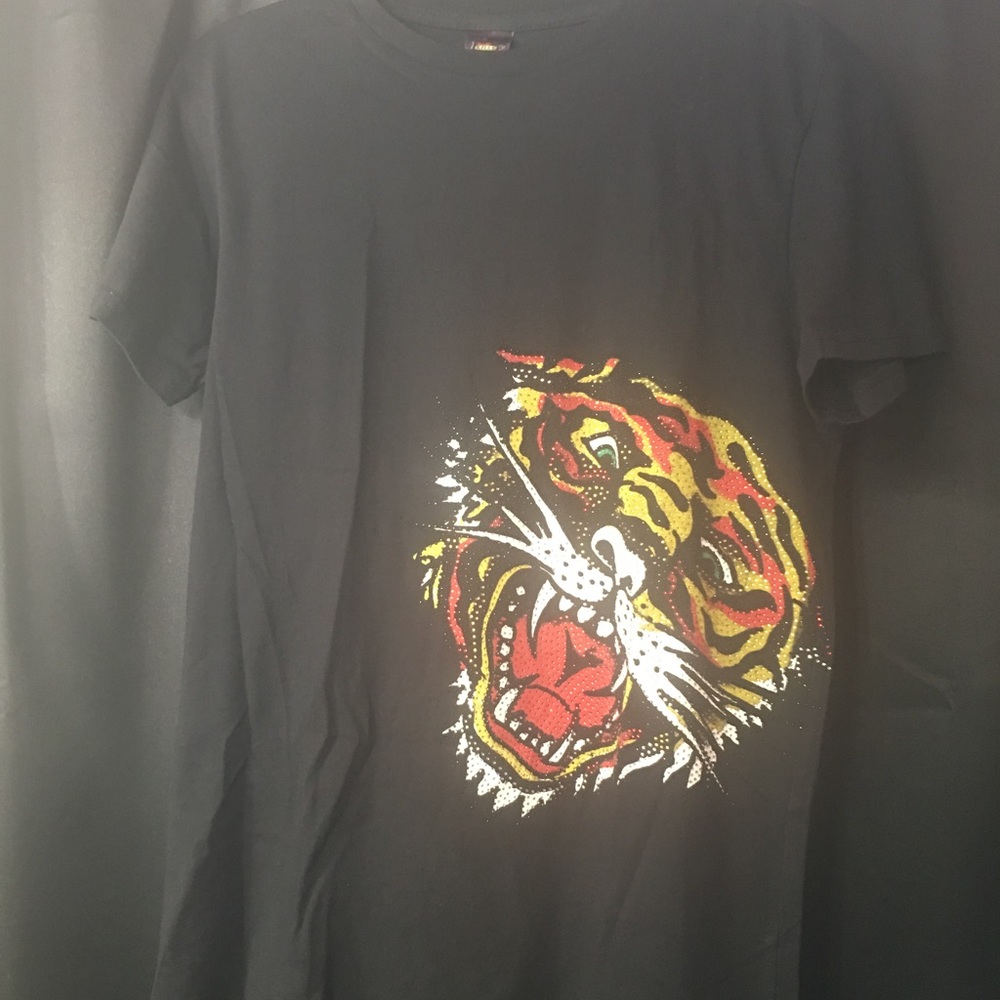 BRAND NEW ED HARDY SIZE MEDIUM