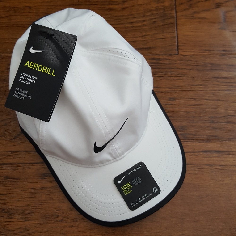 Nike featherlight cap