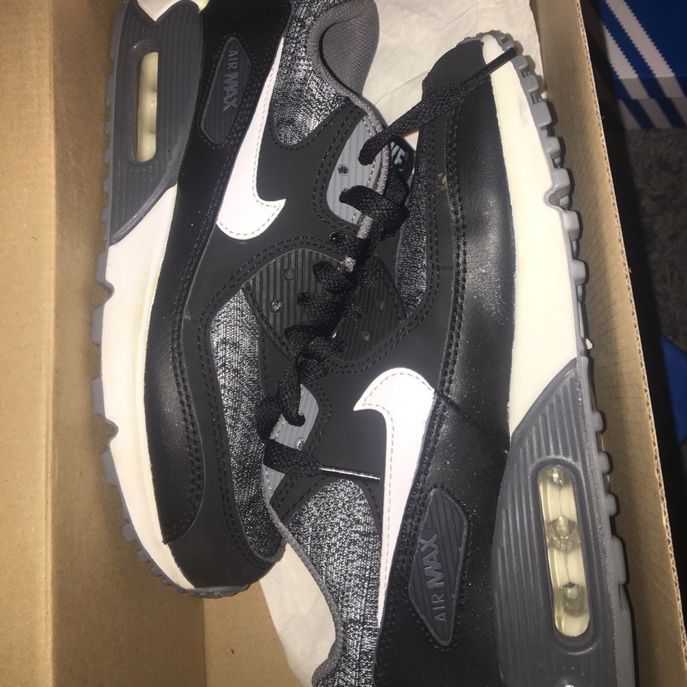 AIR MAX 90 (GS) SIZE 5Y