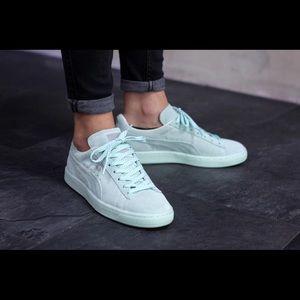 Women's Puma Suede Sneakers