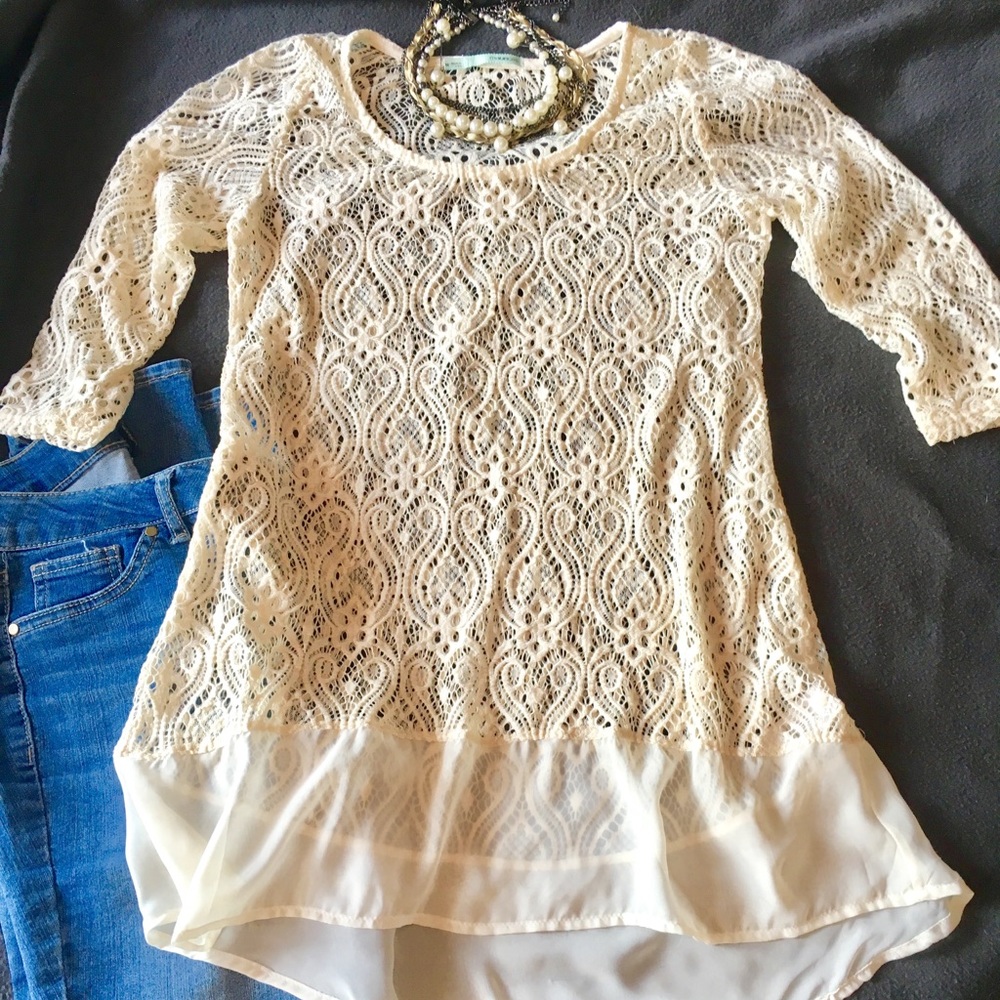 Beautiful lace Maurice's top