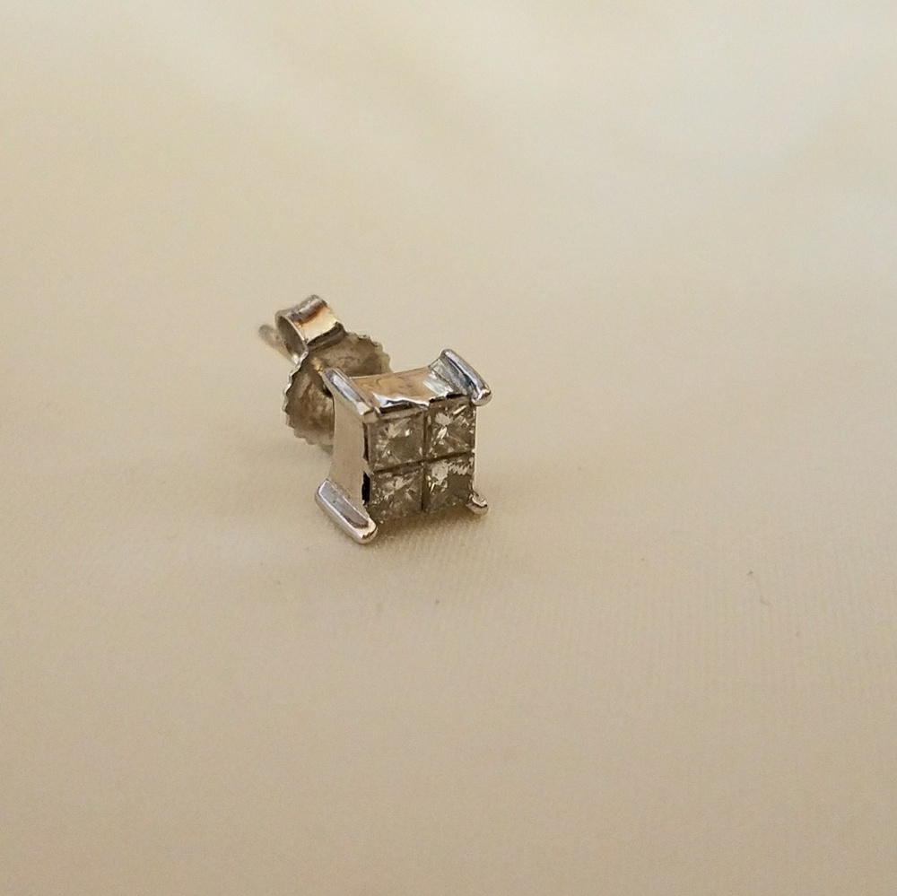 .25 cttdw 14kwg earring