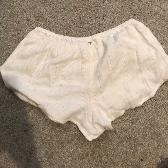 Billabong shorts size L - Picture 2 of 3