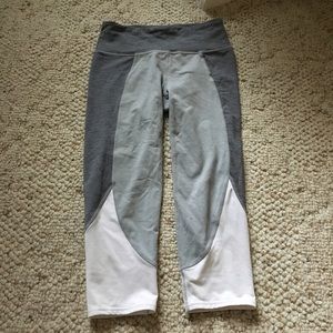 Athleta High Rise Chat capri's