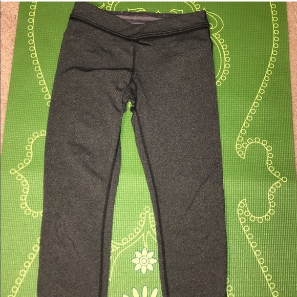 Grey Lululemon Cropped Leggings - Picture 3 of 5