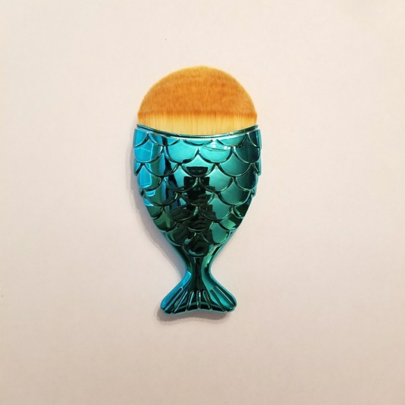 Sephora Other - Mermaid emerald brush