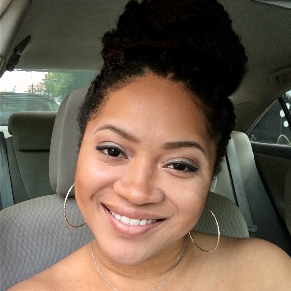 Meet your Posher, Stephanie