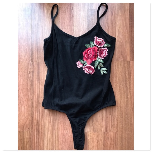 LAST 1! 🚨 SALE!! Rose Embroidered Black Bodysuit - Picture 4 of 4